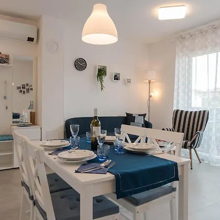 Blue One Apartment *